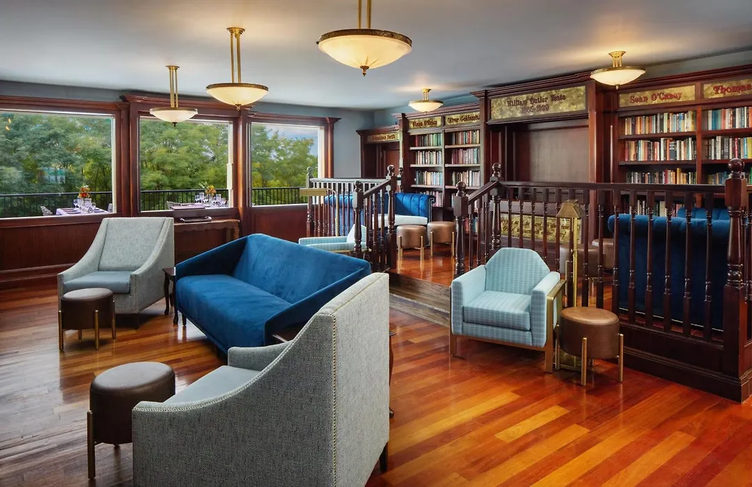 Irish Cottage Inn & Suites-1